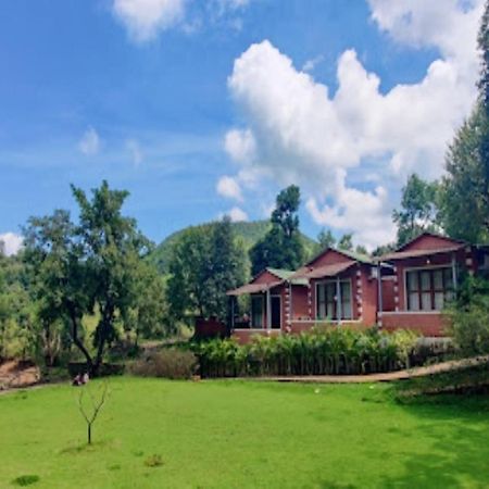 Hotel River Orchid Resort Satara Bagian luar foto