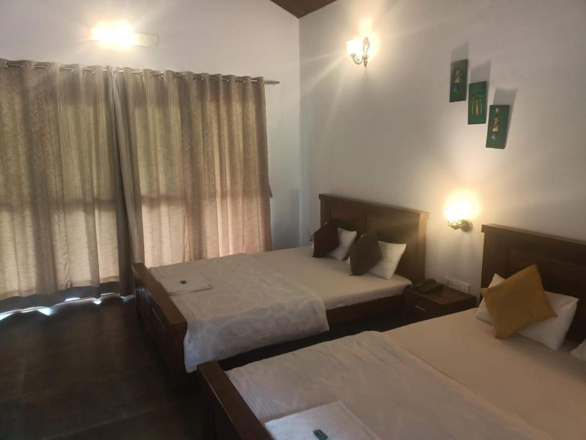 Hotel River Orchid Resort Satara Bagian luar foto