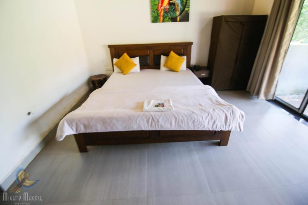 Hotel River Orchid Resort Satara Bagian luar foto
